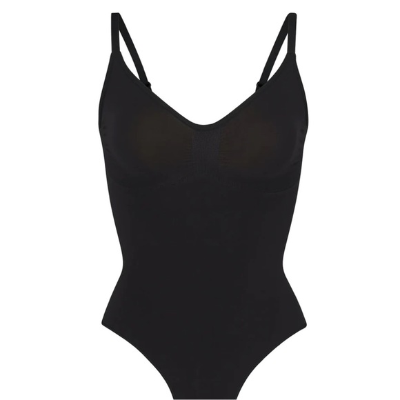 SKIMS Other - Skims S/M sculpting thong bodysuit onyx